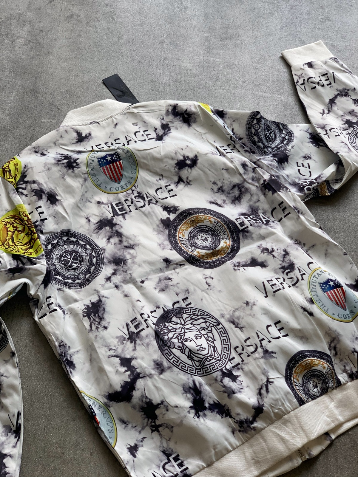 Campera Rompevientos Versace "Medusa & Crests" Tie-Dye Edition (foto 3)