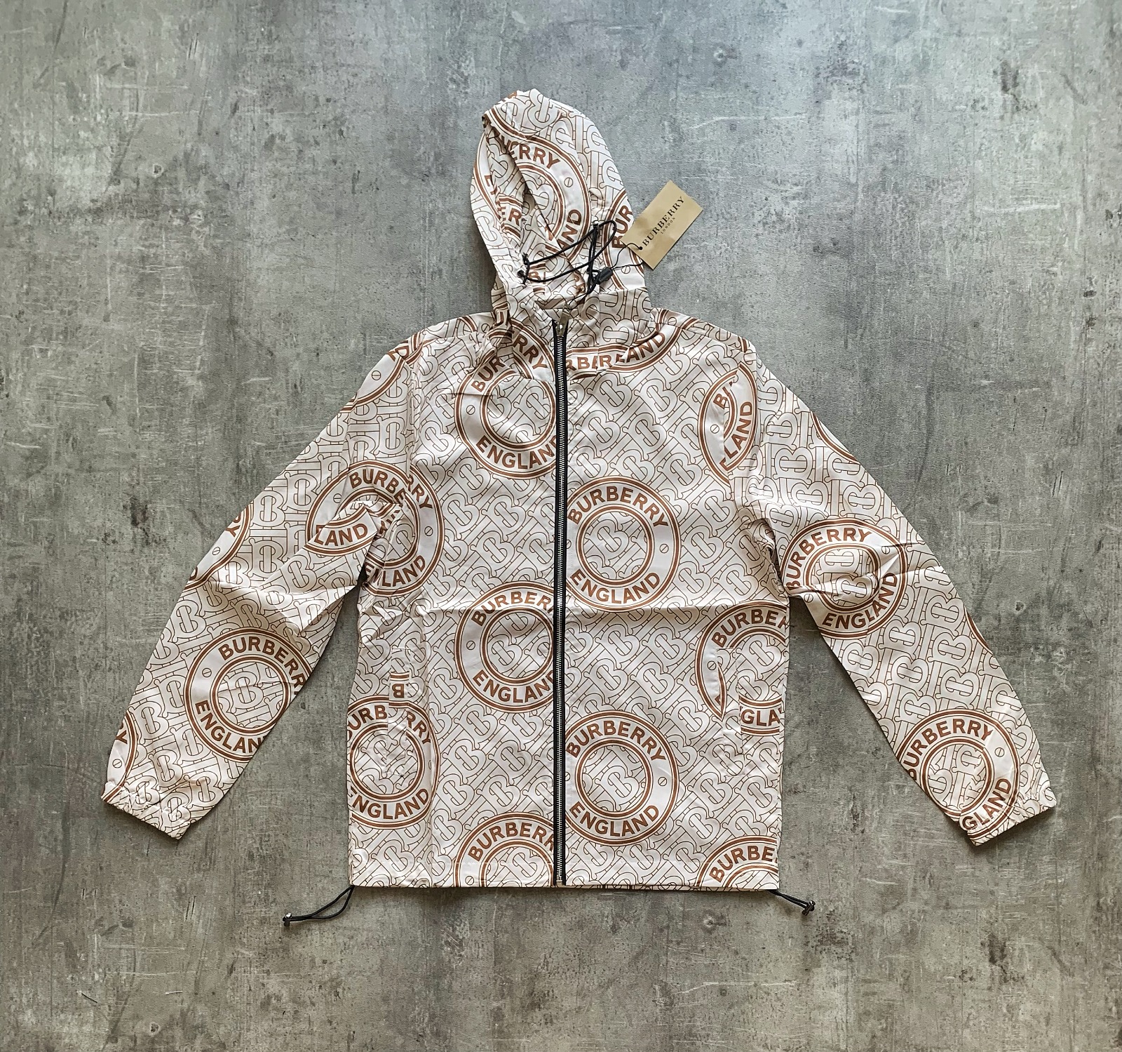 Campera Rompevientos Burberry "TB Monogram & Crests"
