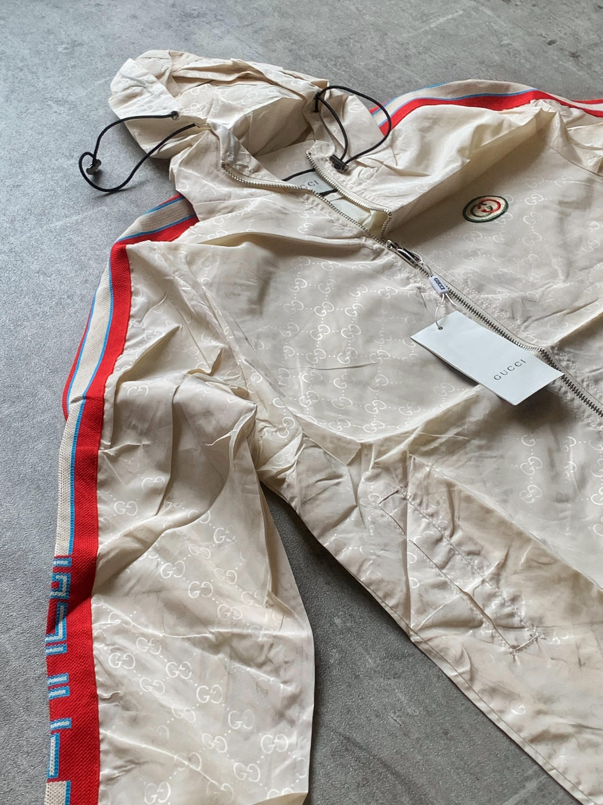 Campera Rompevientos Gucci "GG Monogram & Web Stripes" Cream Edition (foto 2)
