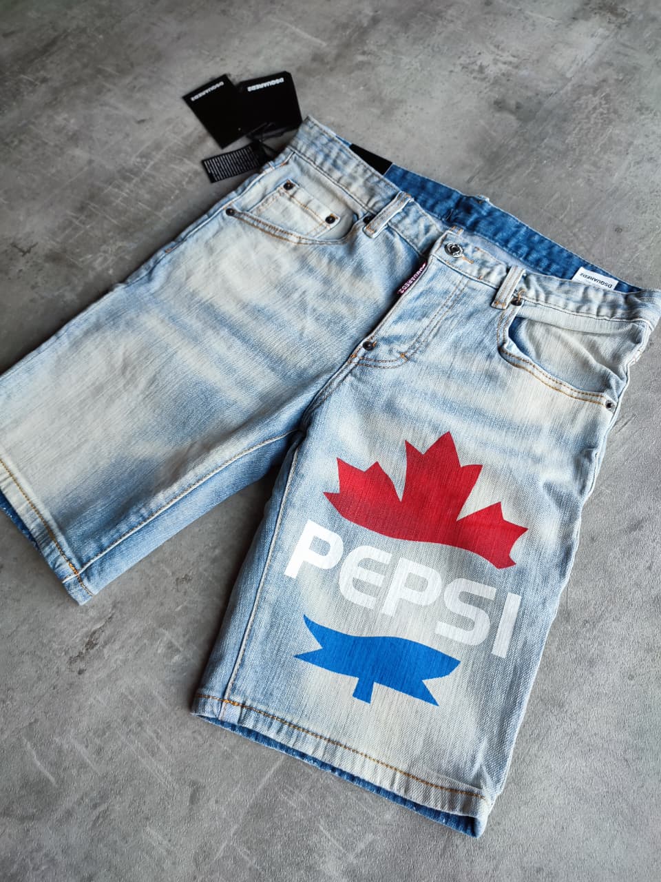 Bermuda de Jean Dsquared2 x Pepsi Edición Especial (foto 2)