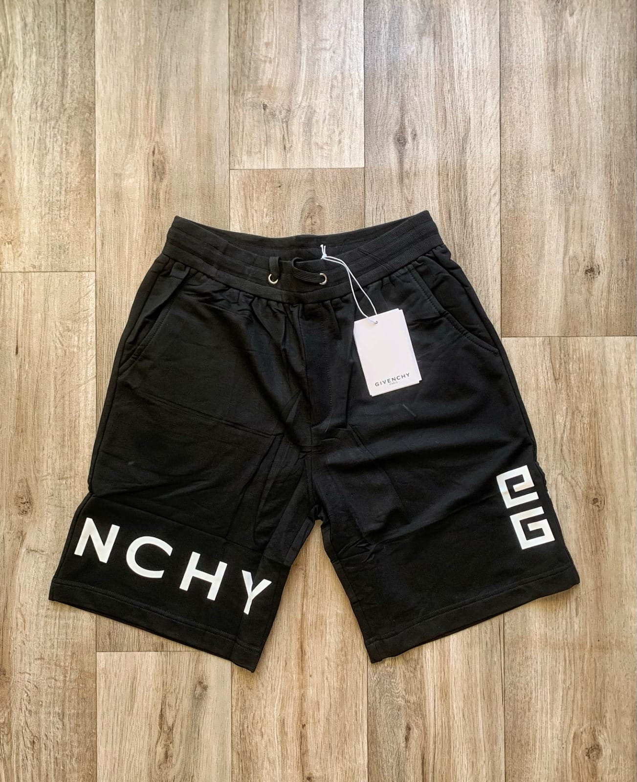 Bermuda Givenchy Negro Logotipo