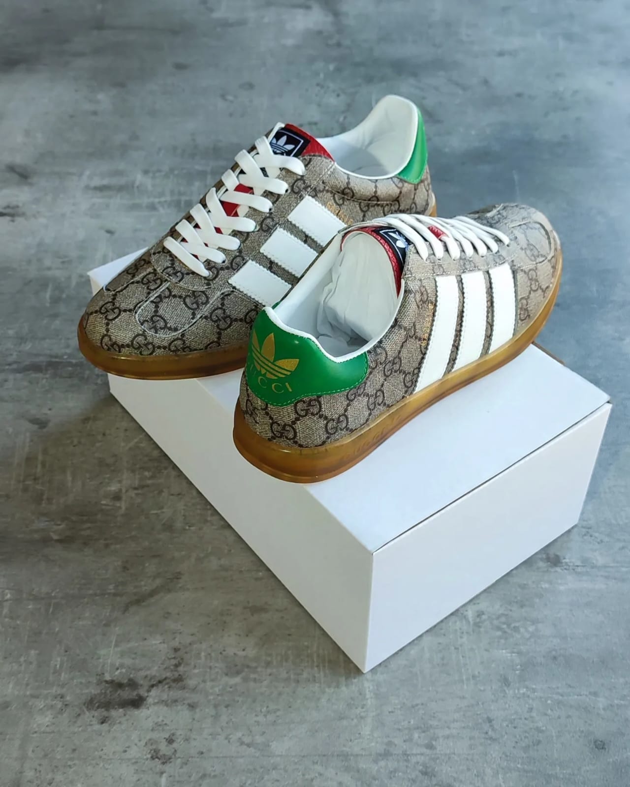 Adidas x Gucci Gazelle Beige GG Monogram (foto 2)