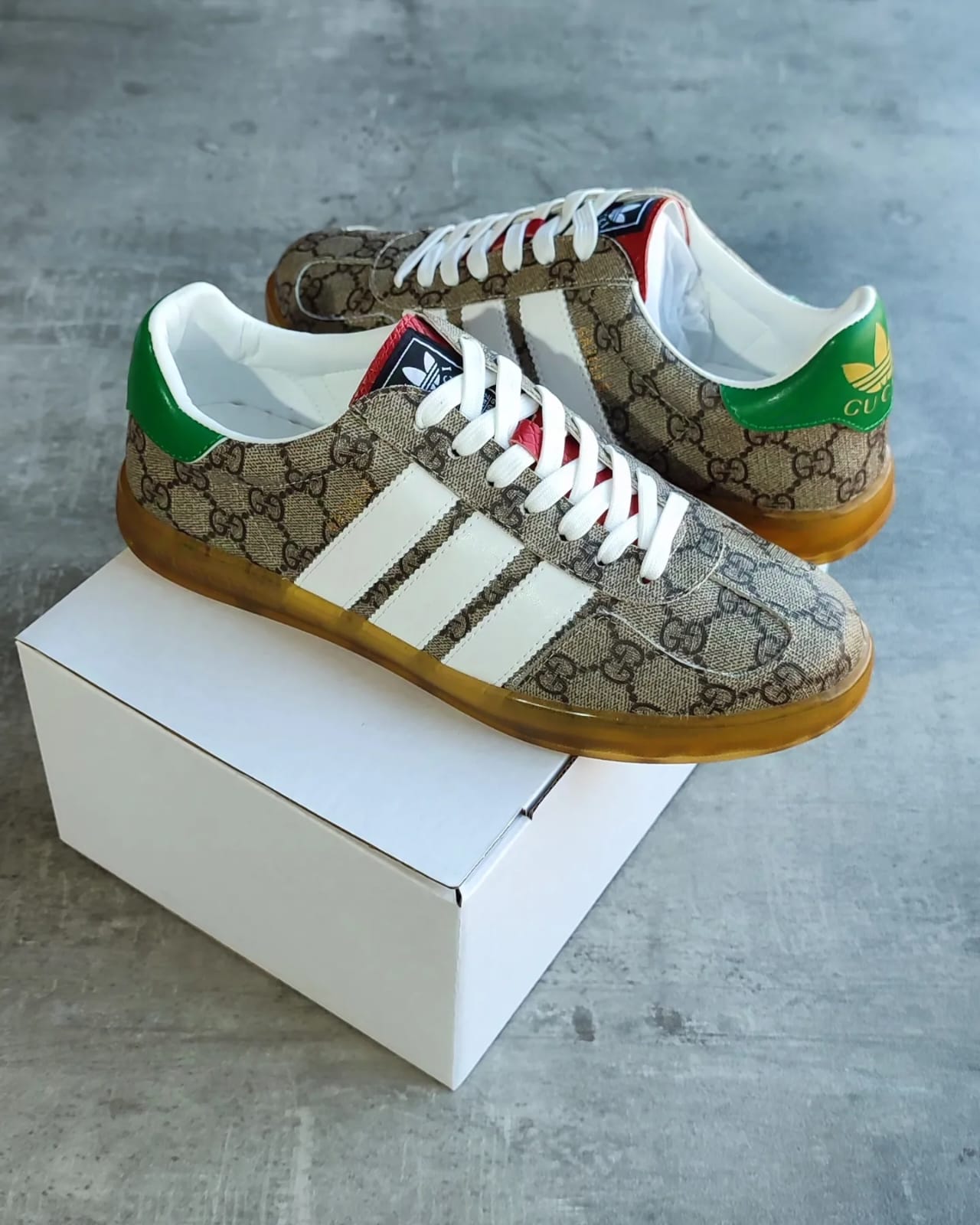 Adidas x Gucci Gazelle Beige GG Monogram (foto 3)