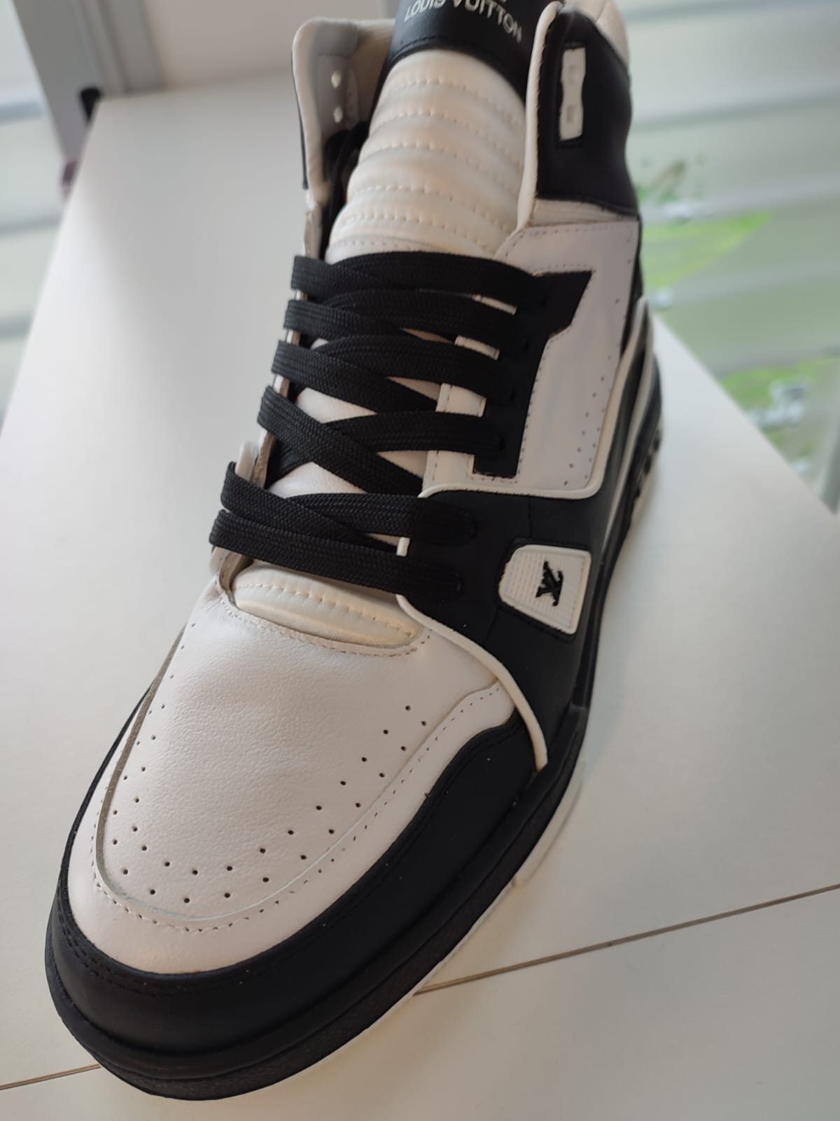 Louis Vuitton LV Trainer High-Top "Black White" (foto 3)