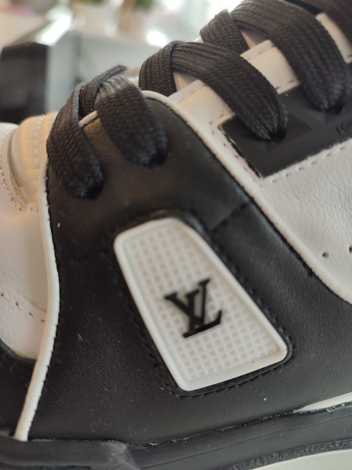 Louis Vuitton LV Trainer High-Top "Black White" (foto 5)