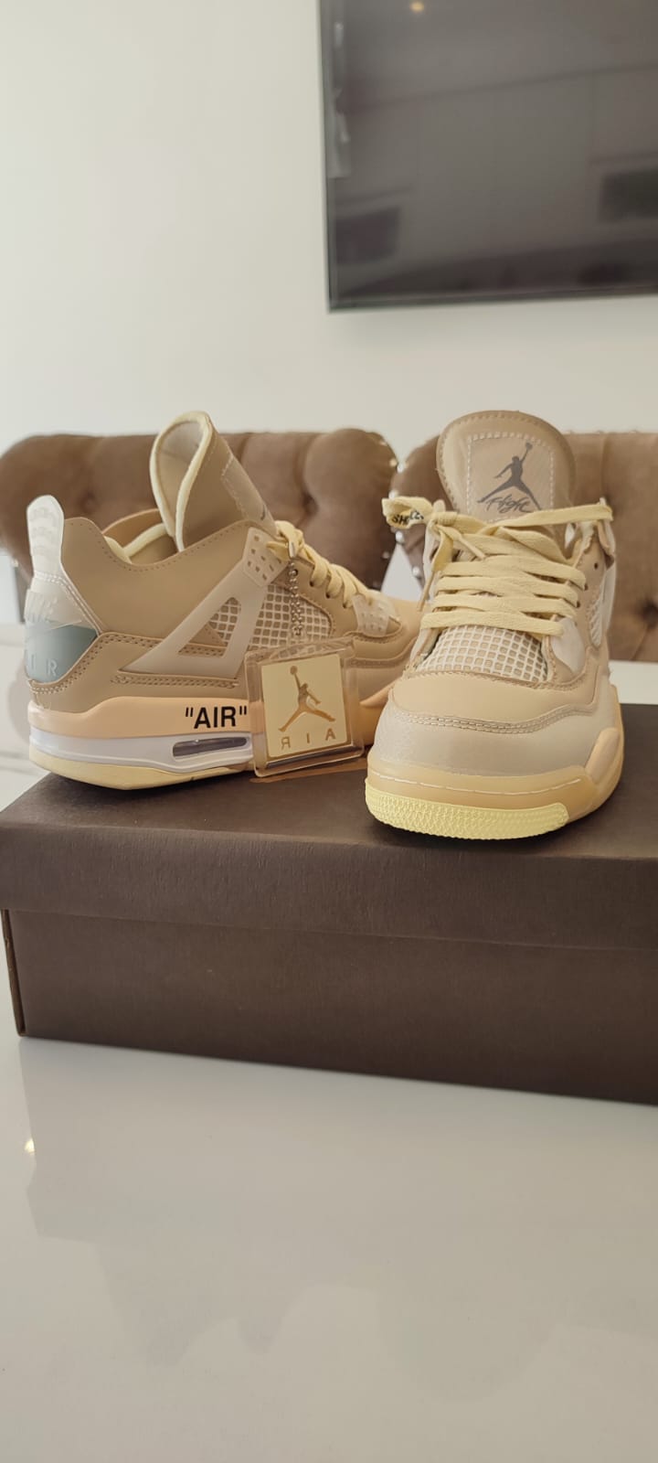 Off-White x Air Jordan 4 Retro WMNS "Sail" (foto 2)