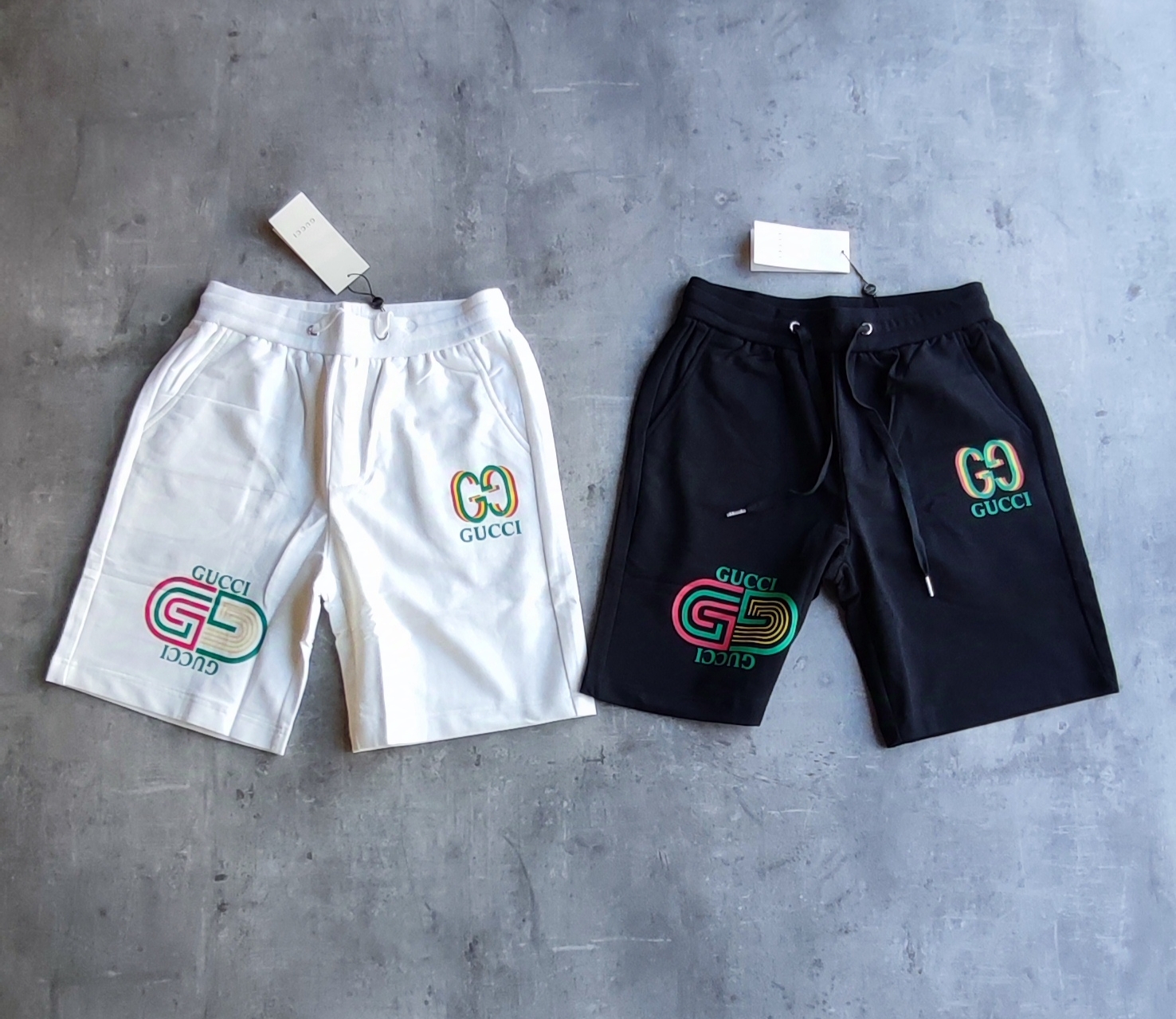 Short Gucci Interlocking G