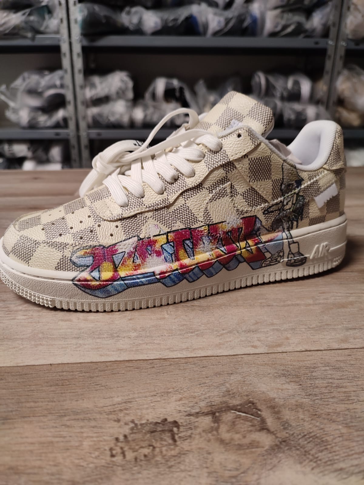 Nike Air Force 1 Low x Louis Vuitton "Damier Azur Graffiti" (foto 2)