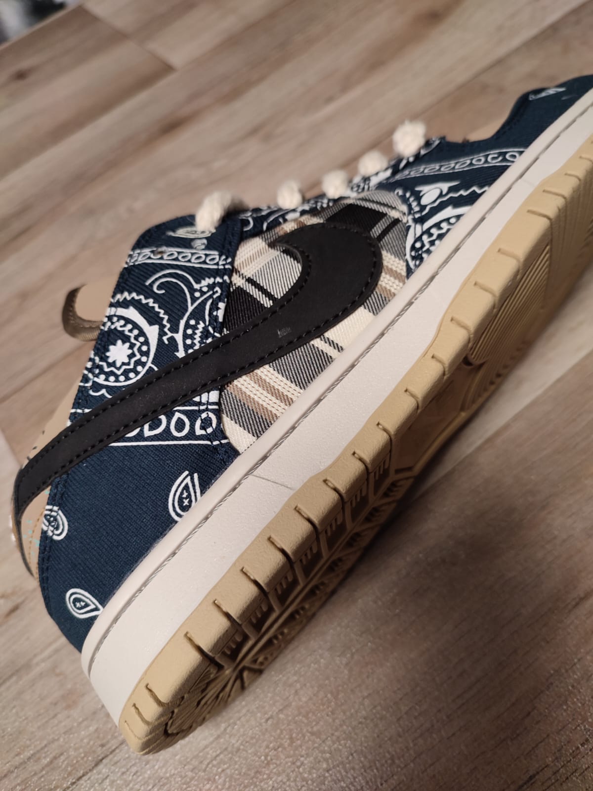 Nike SB Dunk Low "Travis Scott" (foto 3)