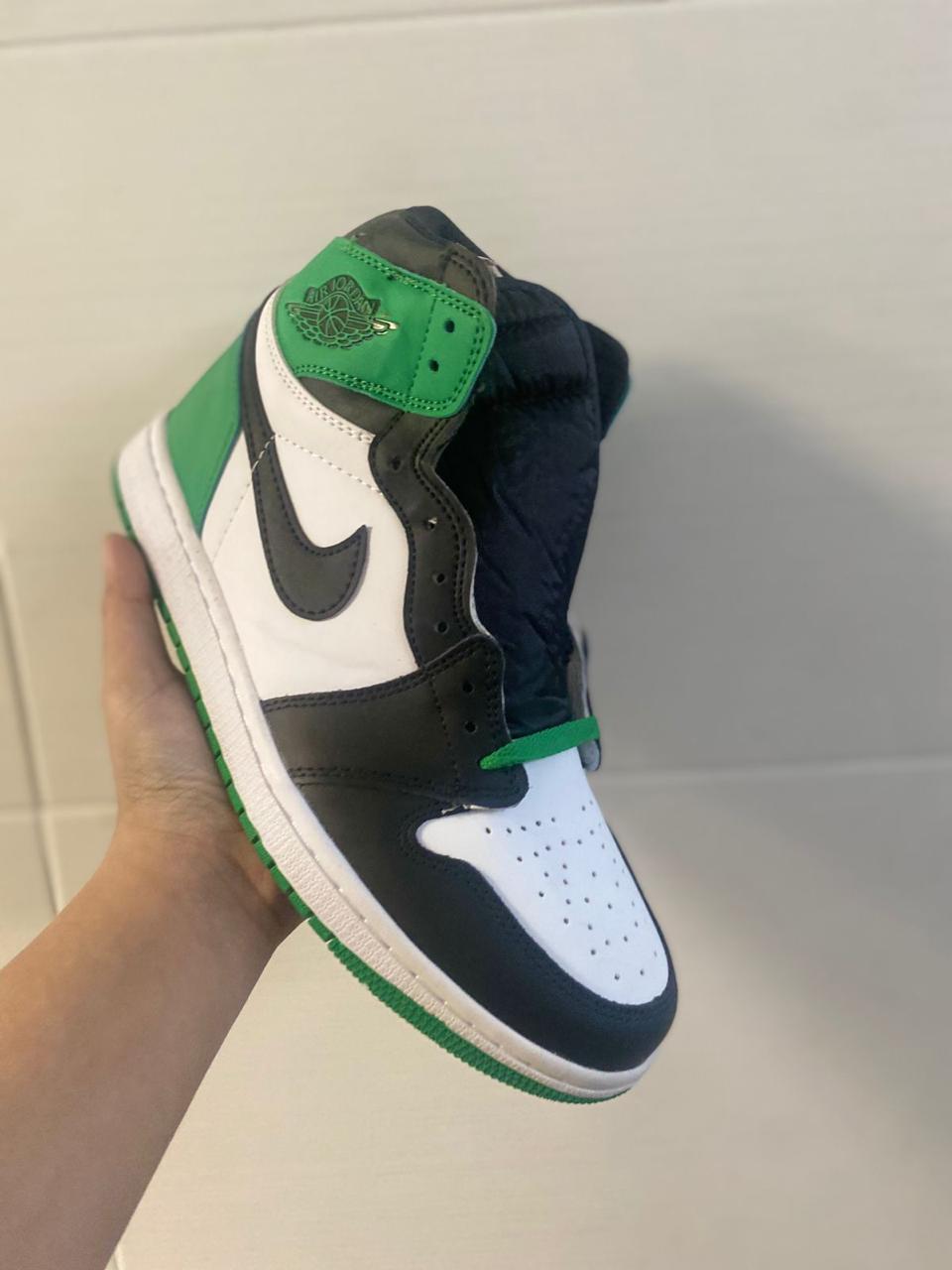 Air Jordan 1 Retro High OG "Pine Green"