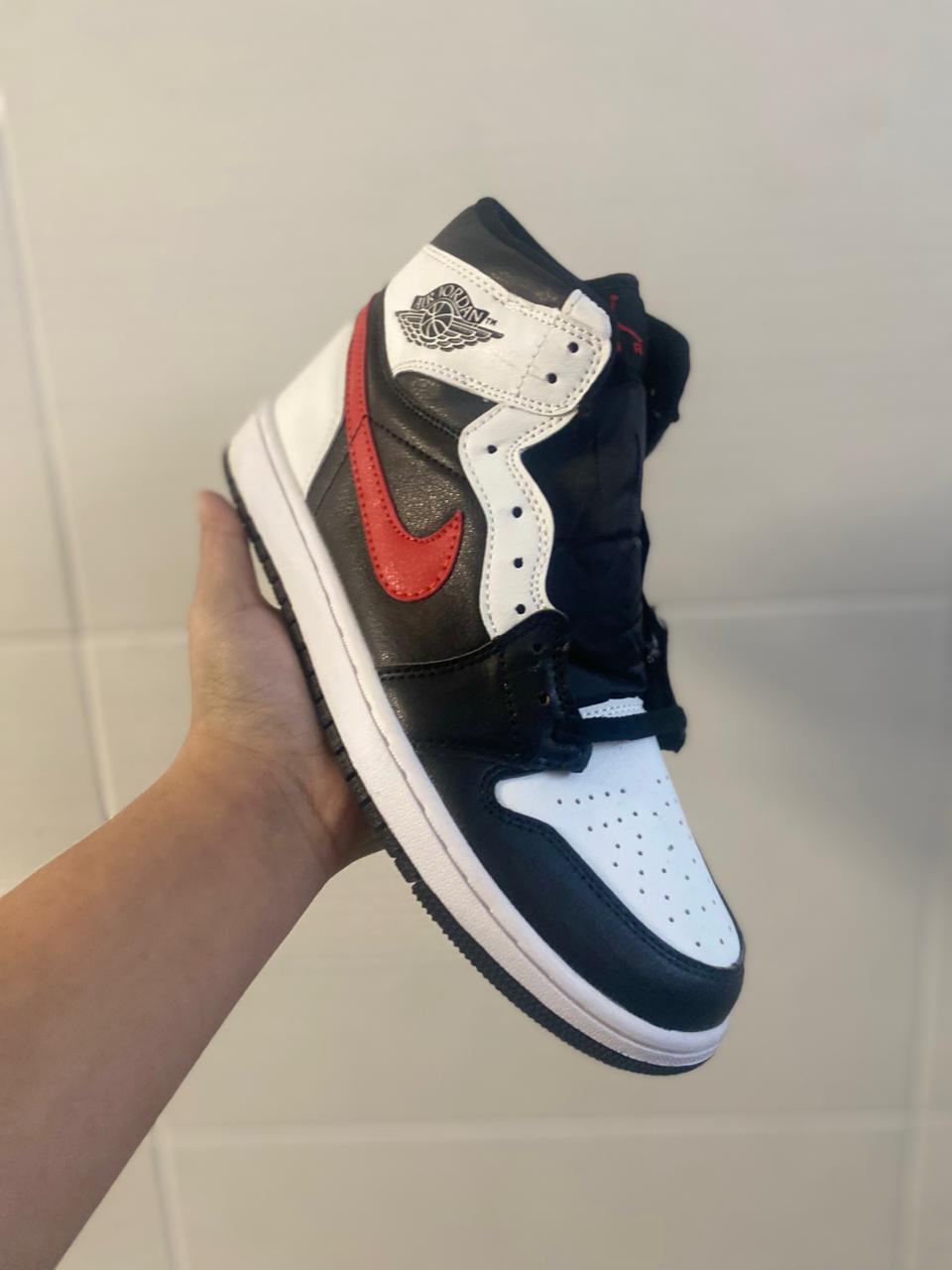 Air Jordan 1 Retro High OG "Gym Red / Chicago Twist"