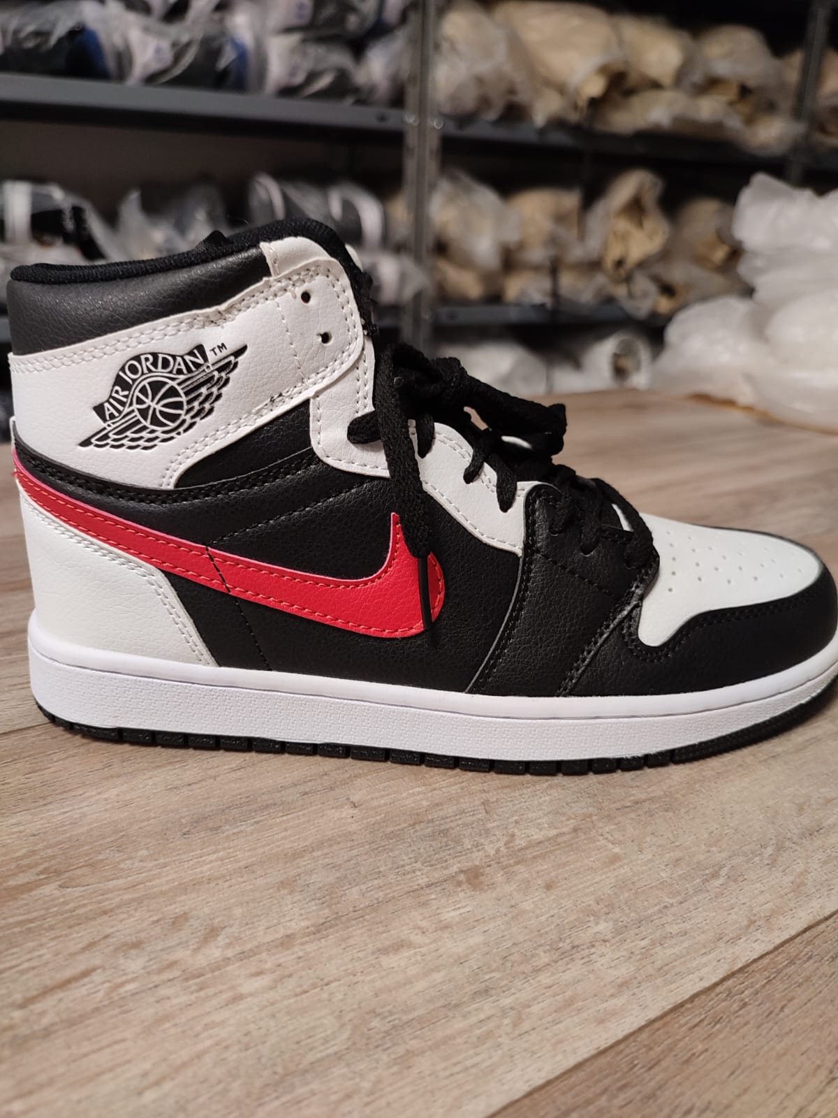 Air Jordan 1 Retro High OG "Gym Red / Chicago Twist" (foto 4)