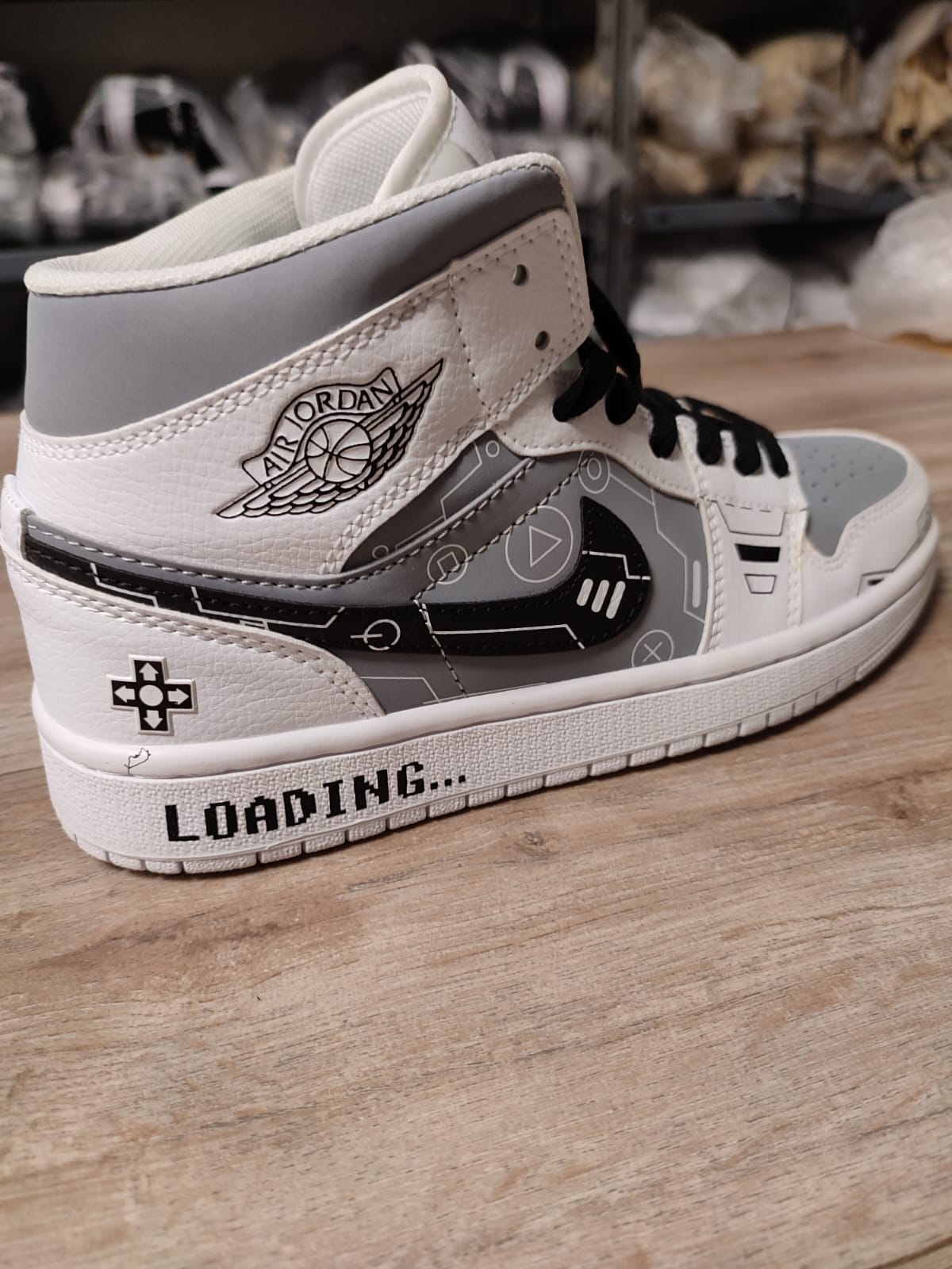 Air Jordan 1 Mid "Gamer Loading" (Custom Design) (foto 2)