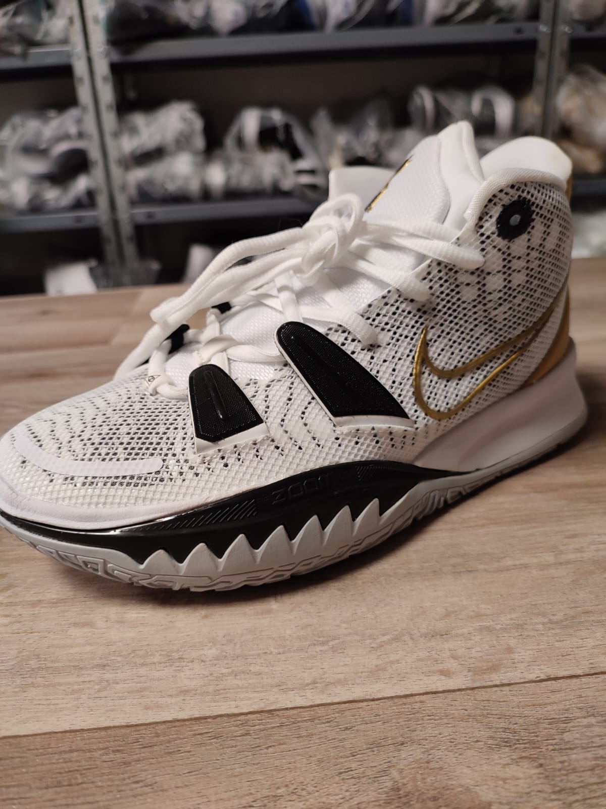 Concepts x Nike Kyrie 7 "Horus" (foto 2)